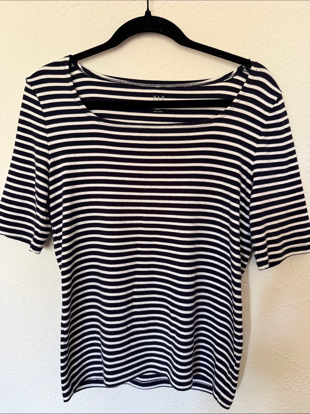 GAP Navy Blue and White Striped Short Sleeve Scoop Neck Tee